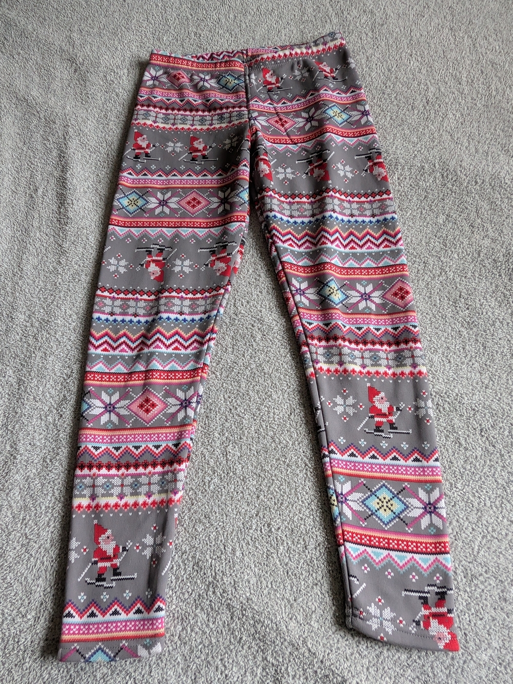 🌼B2G1🌼 No Boundaries Gray Holiday Ski-Print Leggings with Red & Pink Details